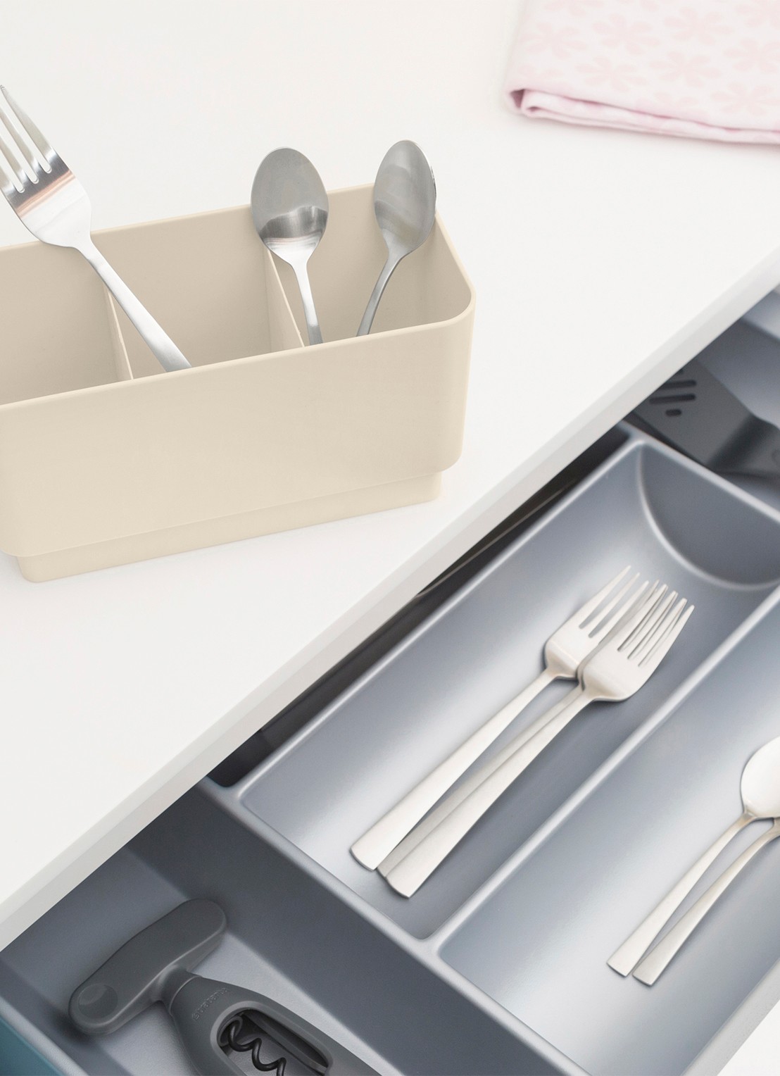 Brabantia SinkSide afdruiprek met lekbak en bestekhouder - detail 6 beige