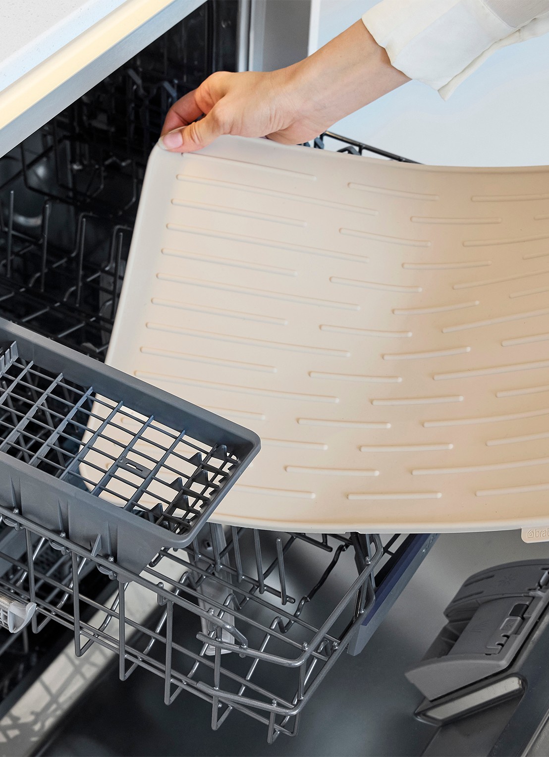 Brabantia SinkSide afdruiprek met lekbak en bestekhouder - detail 8 beige