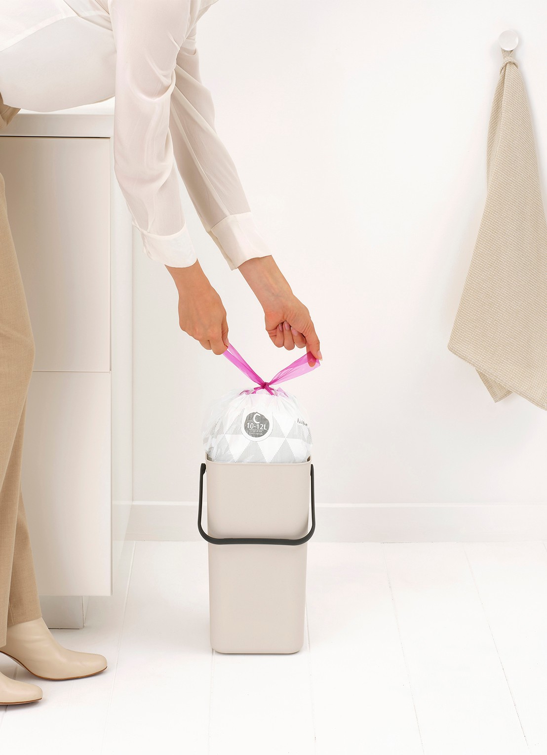 Brabantia Sort & Go prullenbak 12 liter - detail 8 beige