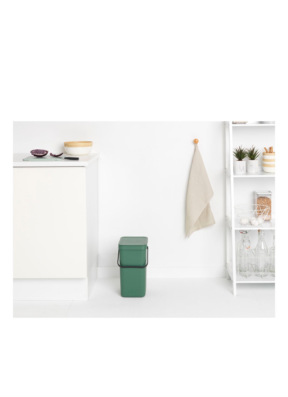 Brabantia Sort & Go prullenbak met hengsel 12 liter - detail 3 olijfgroen