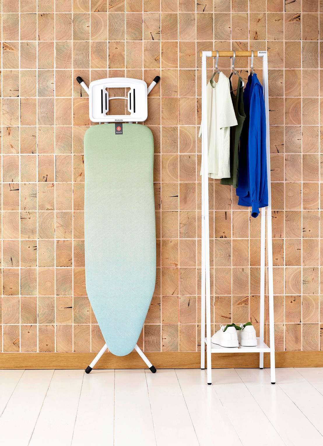 Brabantia Strijkplank B met Strijkijzerhouder 124 x 38 cm - detail groen
