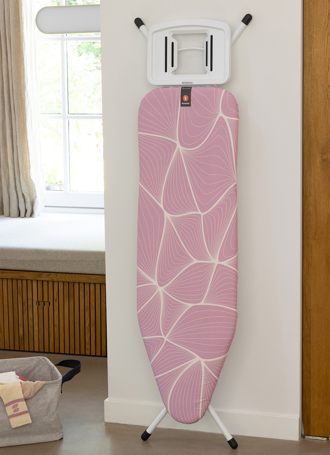 Brabantia Strijkplank B met strijkijzerhouder 124 x 38 cm  - detail 3 wit