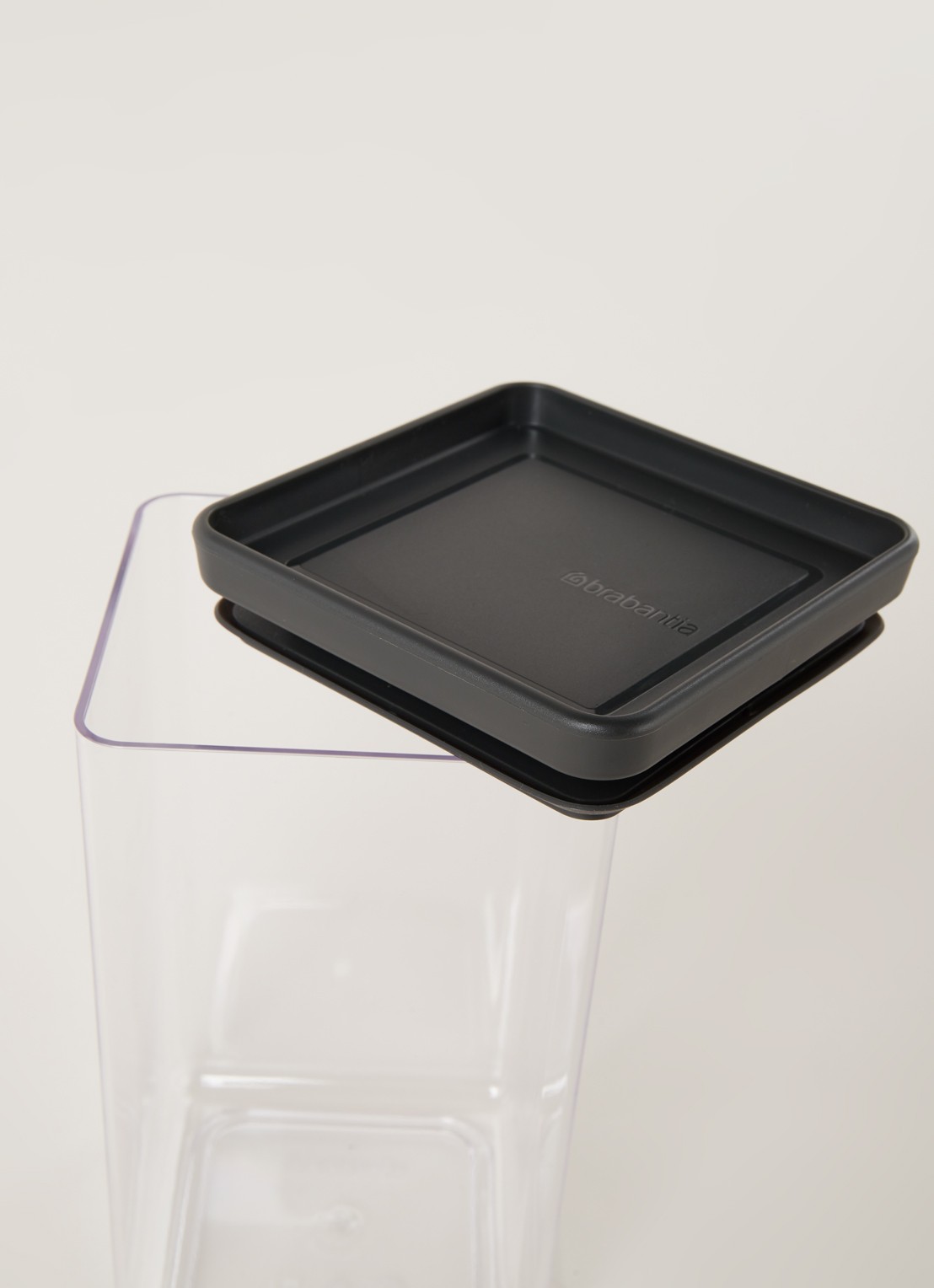 Brabantia Tasty voorraadbus 1,6 L - detail antraciet