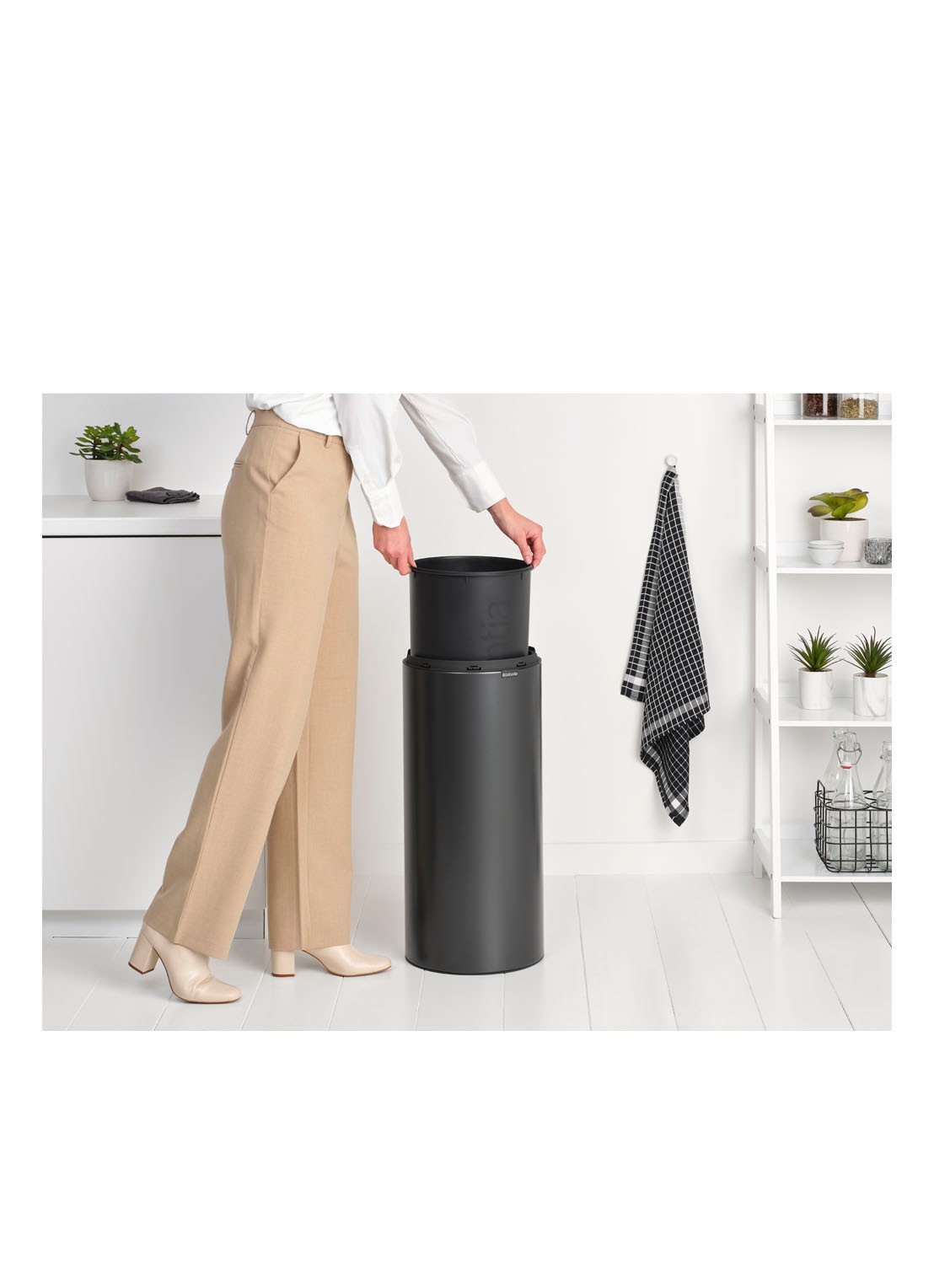 Brabantia Touch Bin prullenbak 30 liter - detail 7 grijs