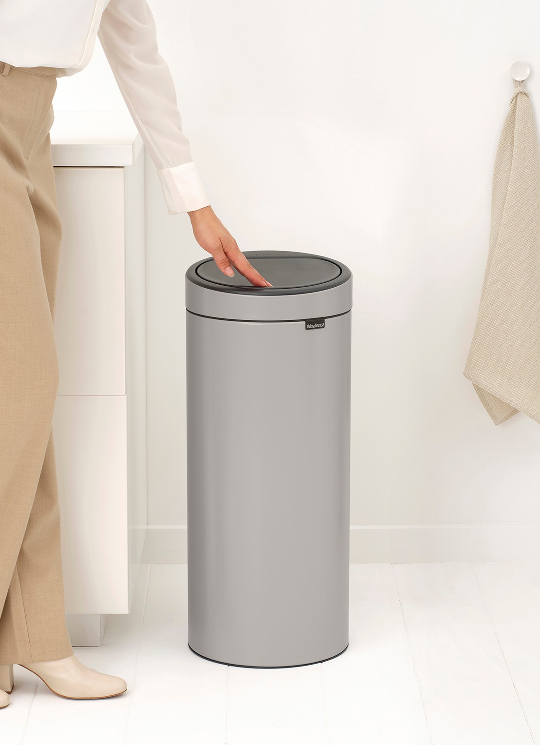 Brabantia Touch Bin prullenbak 30 liter - detail 3 middengrijs