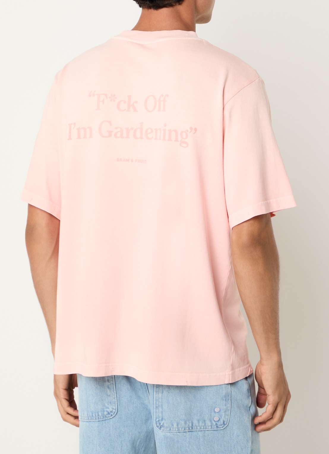 Bram's Fruit Distressed F Off I'm Gardening T-shirt met logo- en backprint - detail 2 abrikoos
