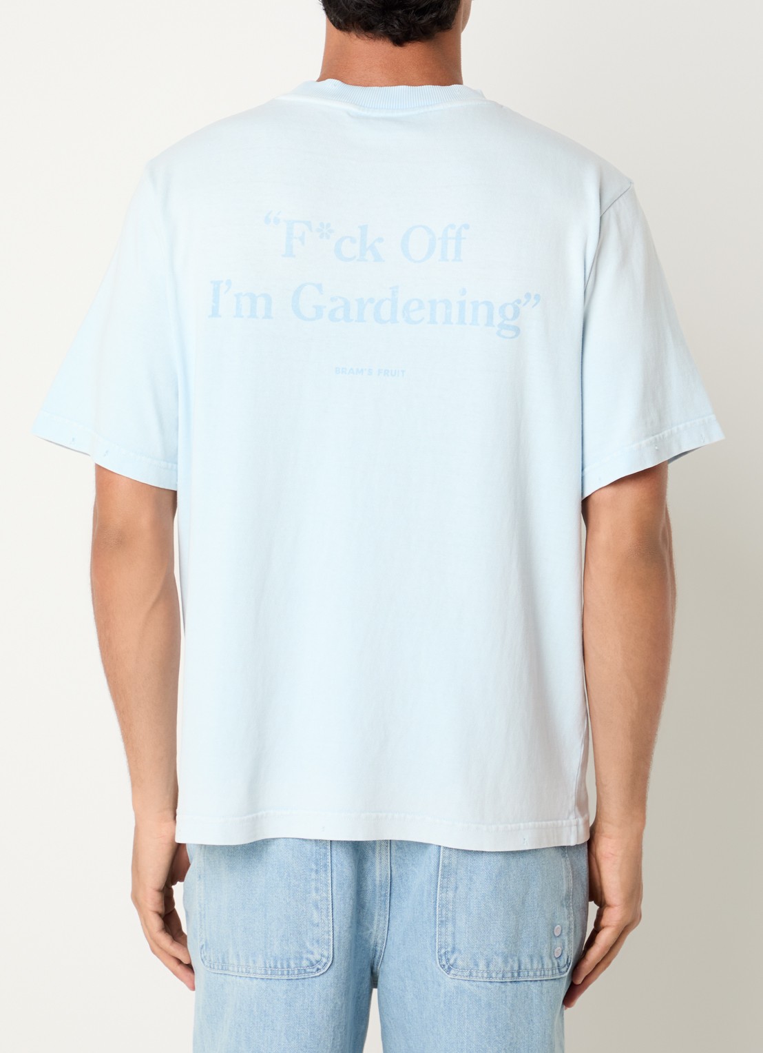 Bram's Fruit Distressed F Off I'm Gardening T-shirt met logo- en backprint - detail 4 lichtblauw