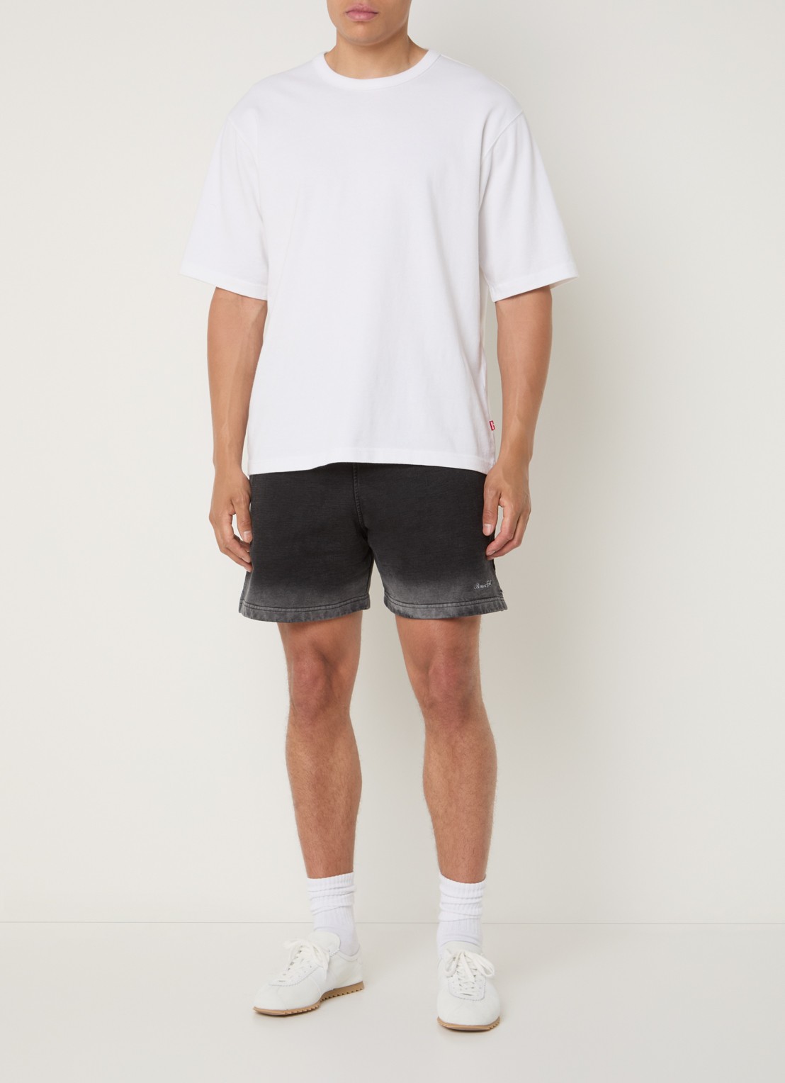 Bram's Fruit Distressed Script loose fit korte broek met steekzakken - voorkant 2 donkergrijs