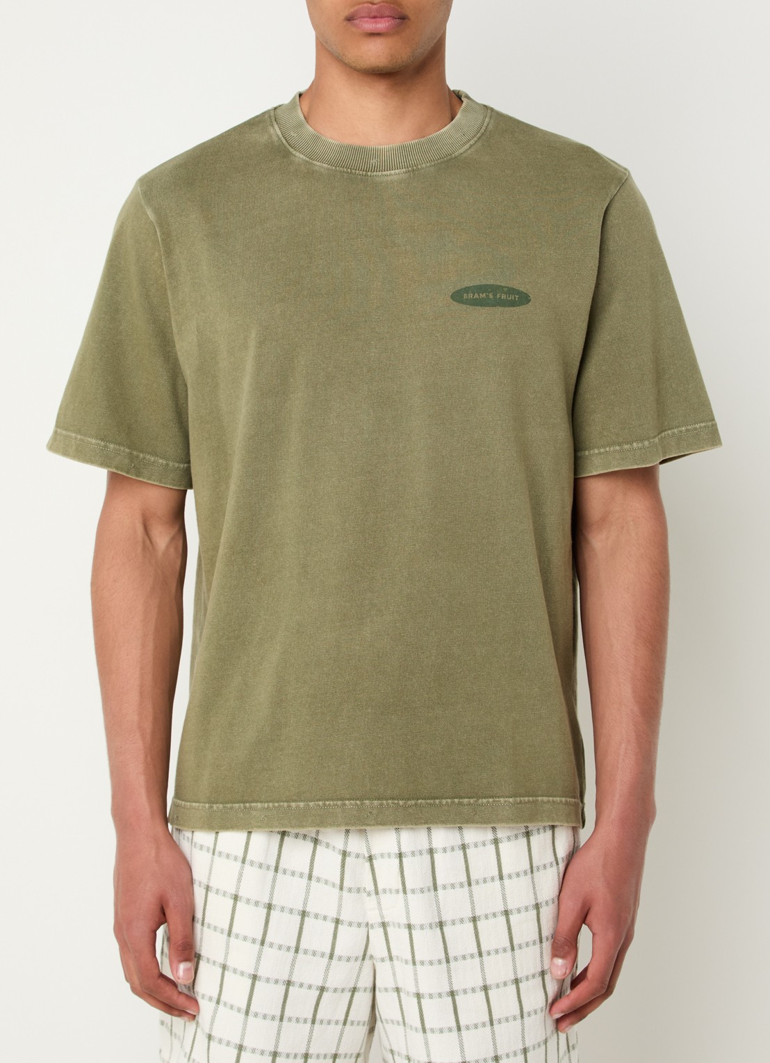 Bram's Fruit F*ck Off T-shirt met logo- en backprint - achterkant olijfgroen