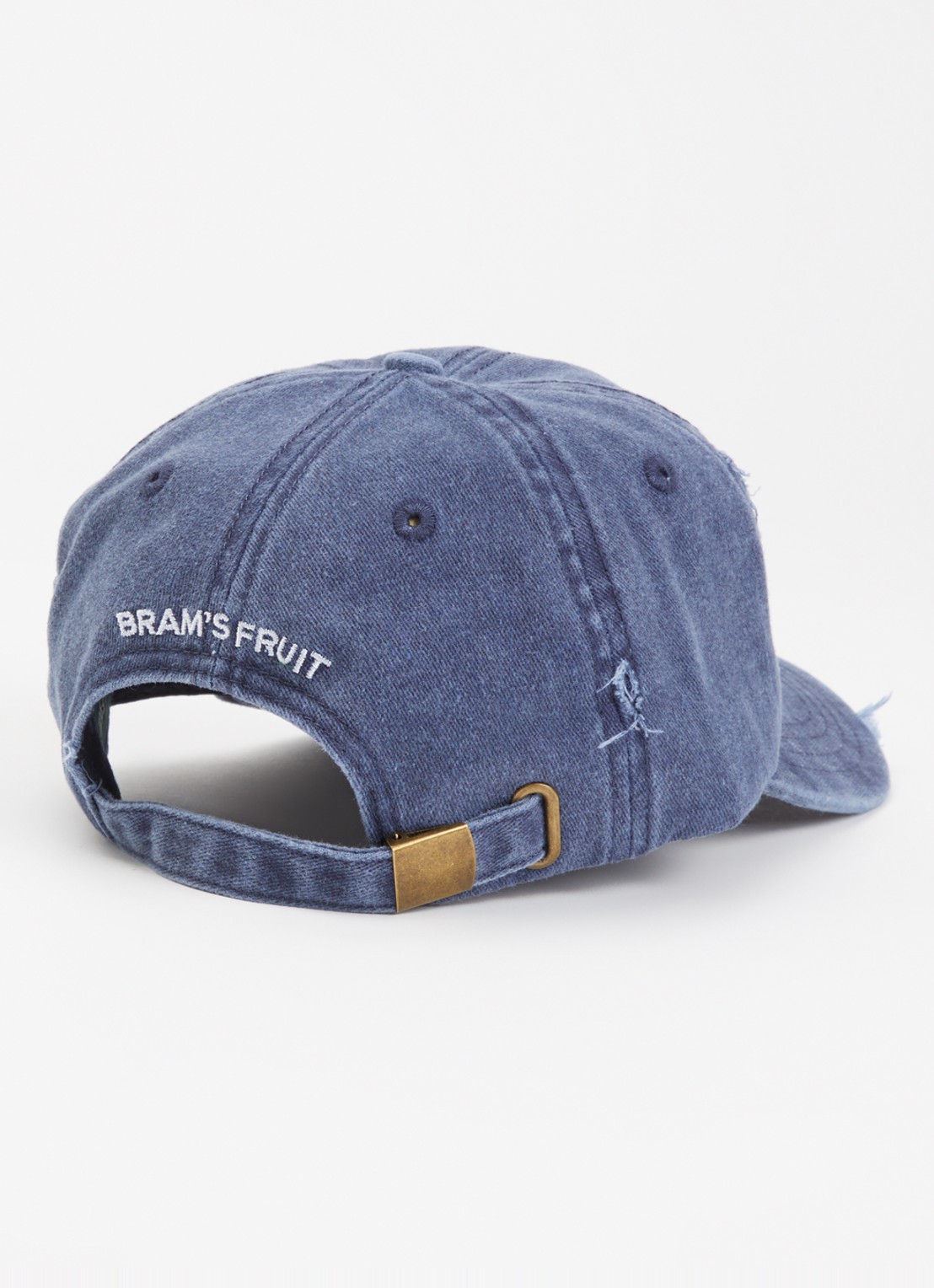 Bram's Fruit Pet van denim met destroyed afwerking en logo - detail donkerblauw