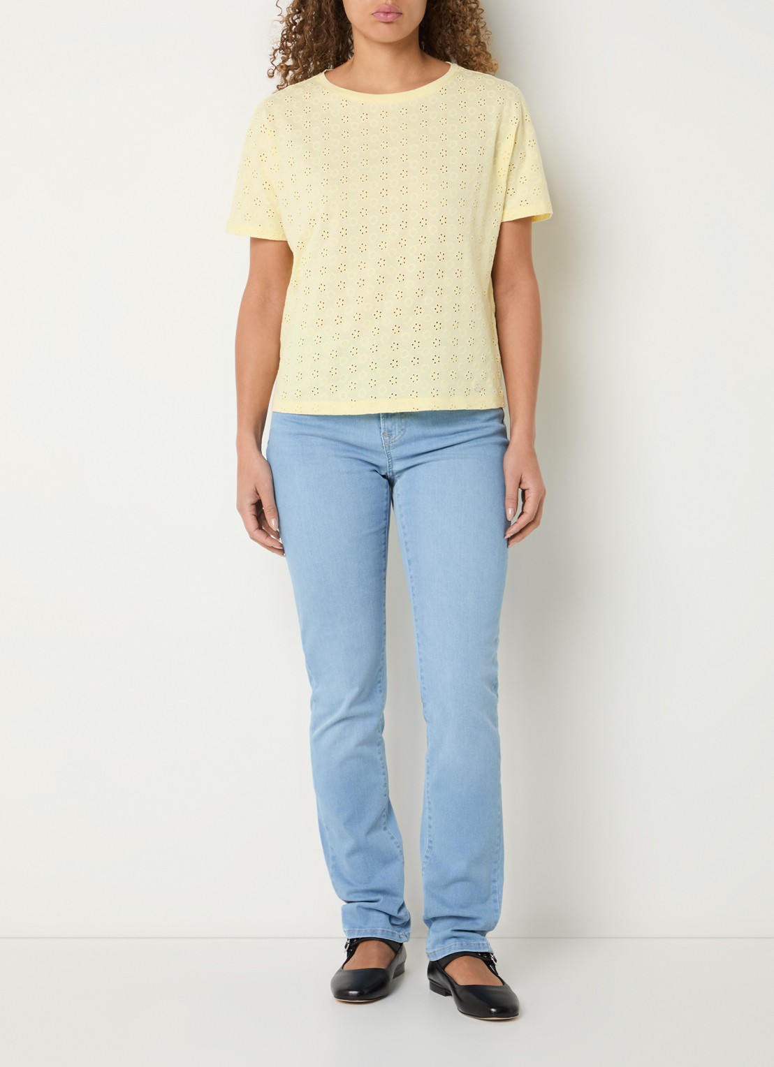 BRAX Caelen T-shirt met broderie - voorkant 2 geel