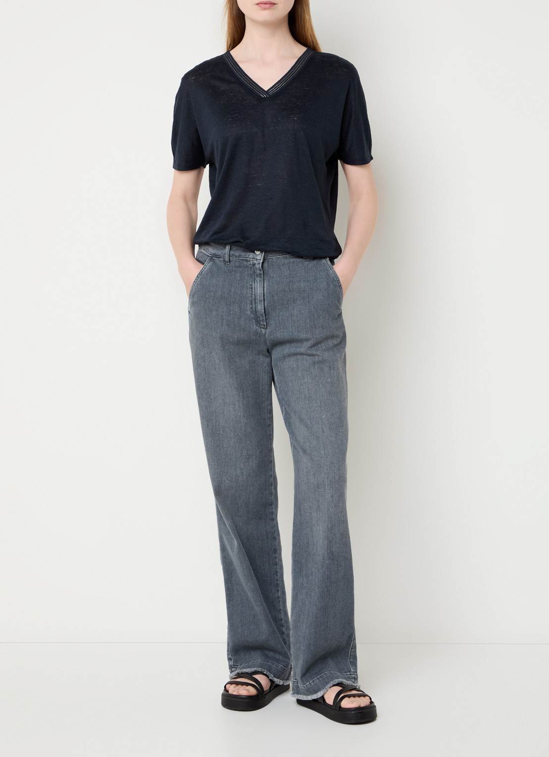 BRAX Caelen T-shirt van linnen met V-hals  - voorkant 3 donkerblauw