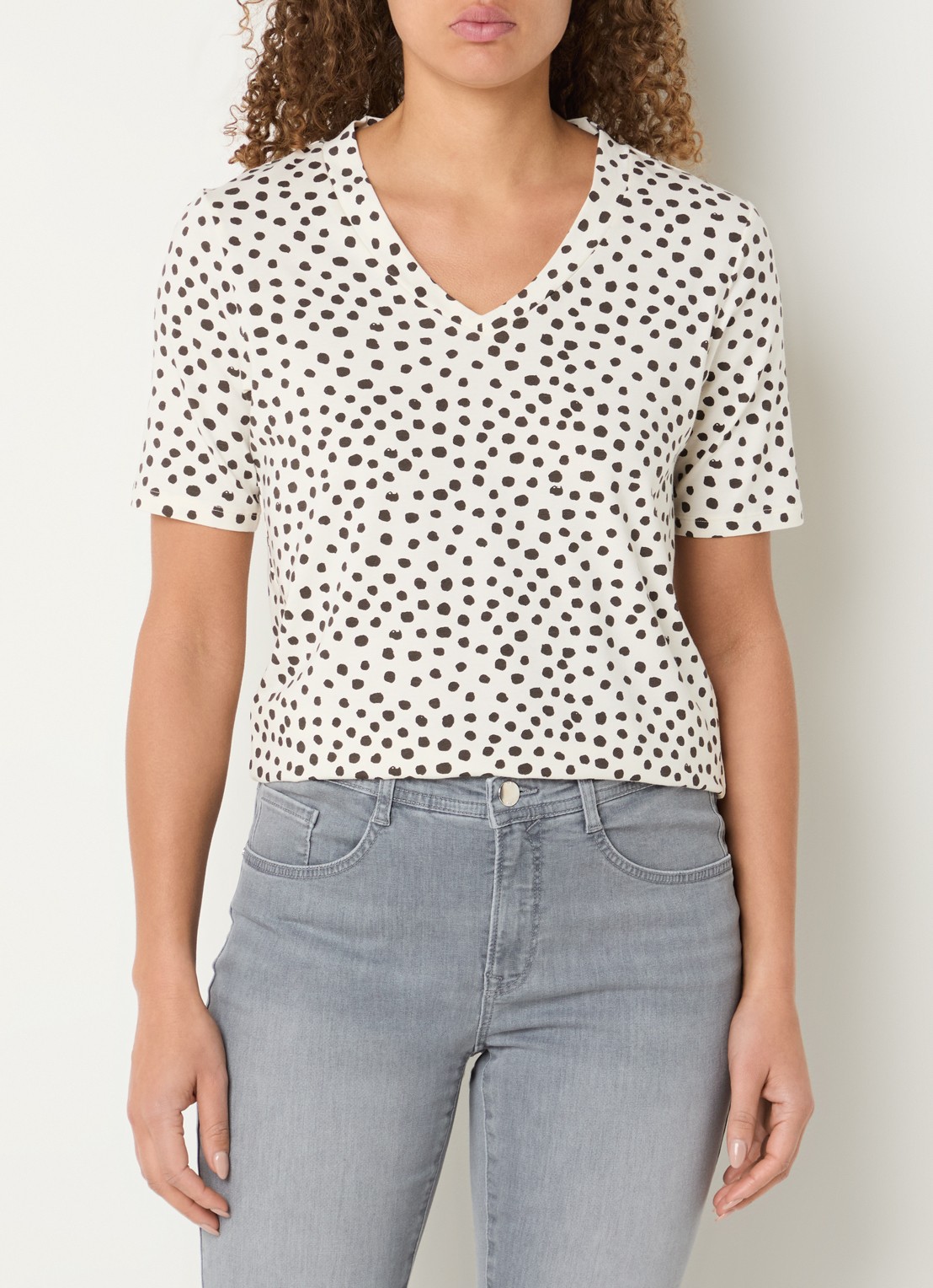 BRAX Carina T-shirt met stippenprint - detail 2 gebroken wit