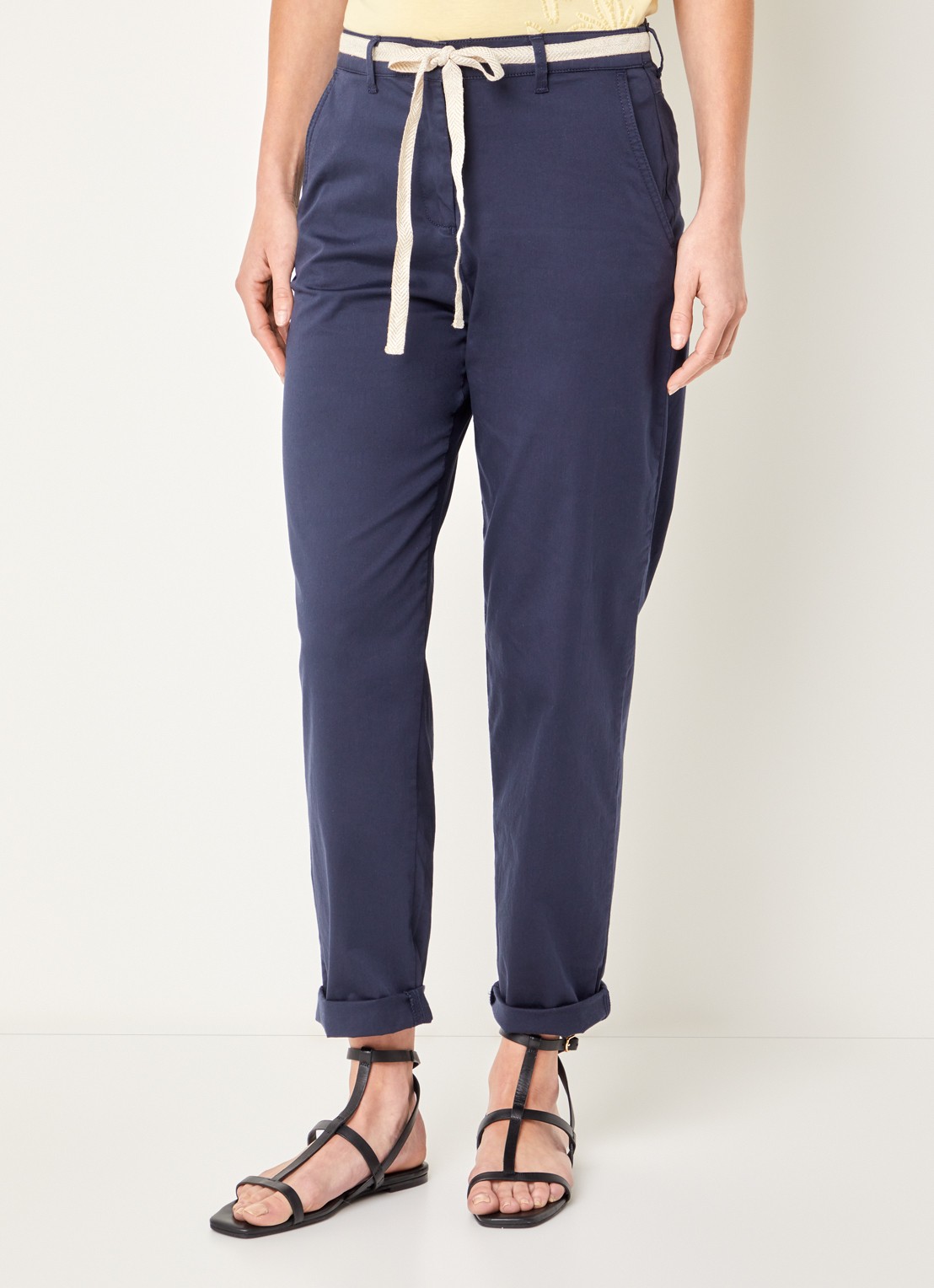 BRAX Carrie high waist straight fit broek met steekzakken - detail 4 donkerblauw