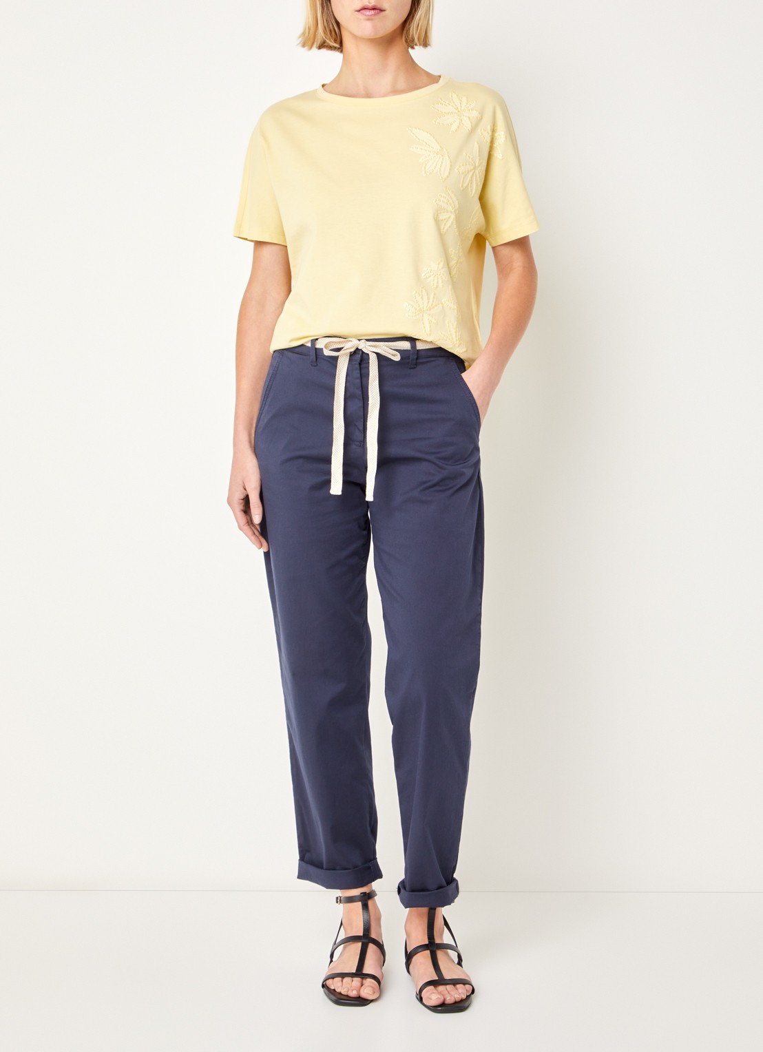 BRAX Carrie high waist straight fit broek met steekzakken - voorkant 3 donkerblauw
