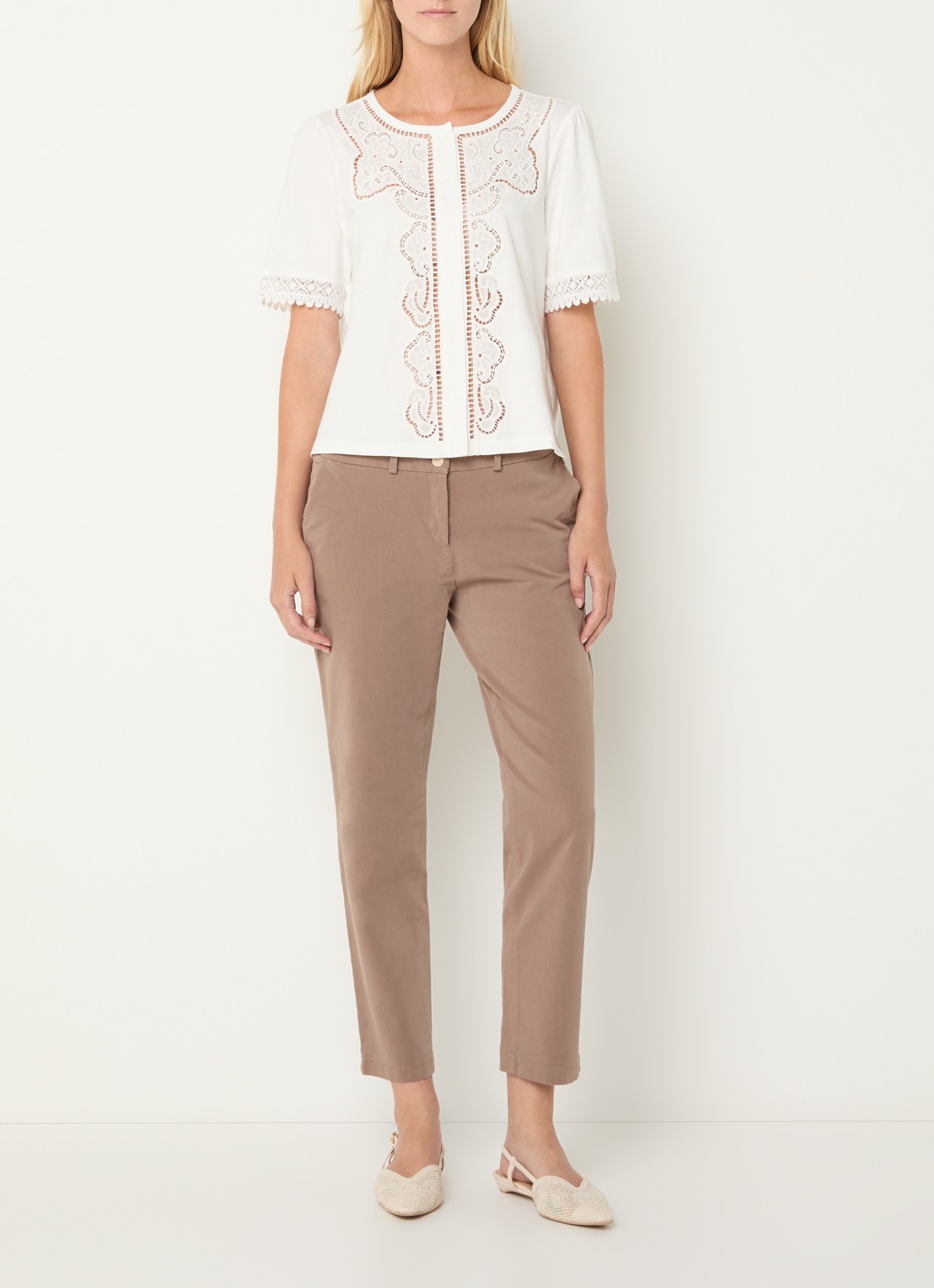 BRAX Celina tuniek met broderie - voorkant 2 wit