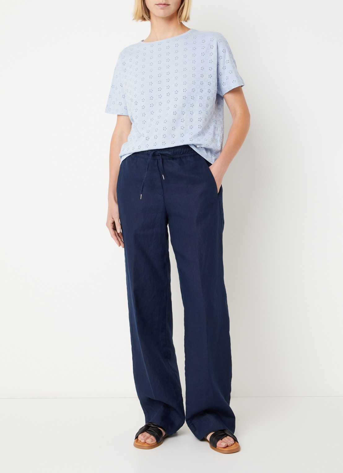 BRAX  Farina loose fit pantalon van linnen met steekzakken - voorkant 4 donkerblauw
