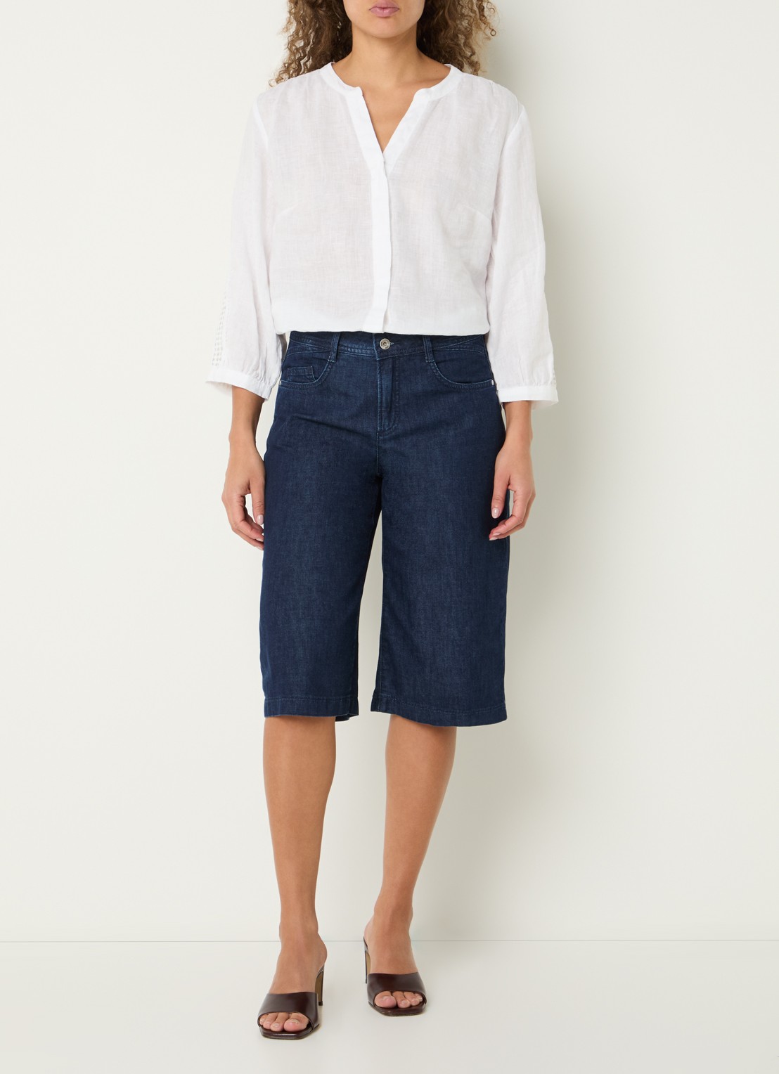 BRAX Maine B high waist straight fit korte broek van denim - voorkant 3 donkerblauw