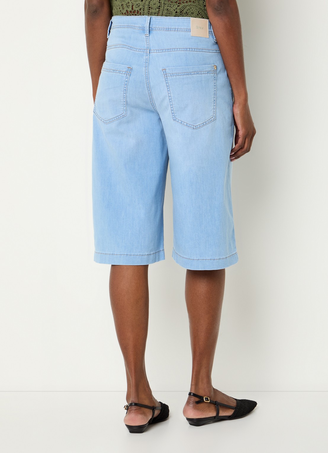 BRAX Maine B high waist straight fit korte broek van denim - achterkant indigo