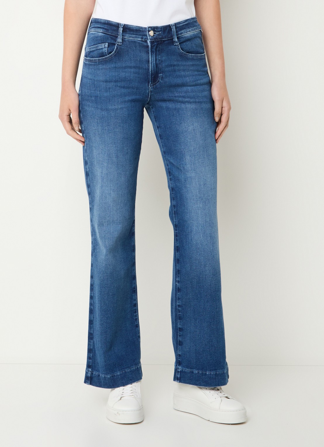 BRAX Maine high waist flared jeans met steekzakken - detail 2 lichtblauw
