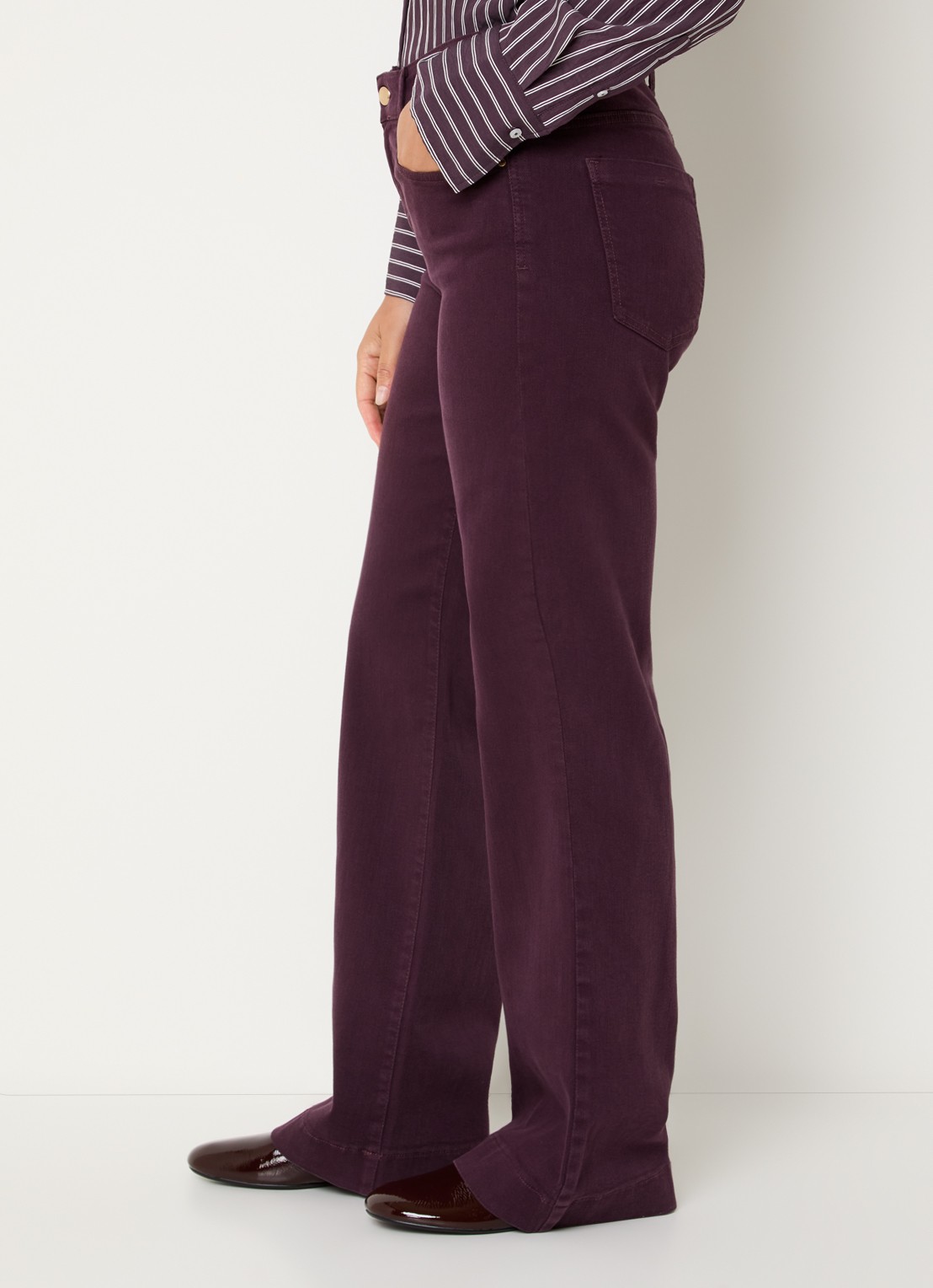 BRAX Maine high waist loose fit jeans met gekleurde wassing - detail 4 aubergine