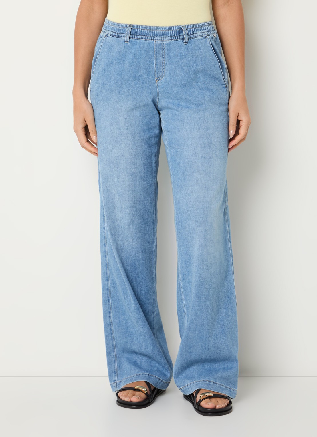 BRAX Maine mid waist loose fit jeans met elastische band - detail 4 lichtblauw