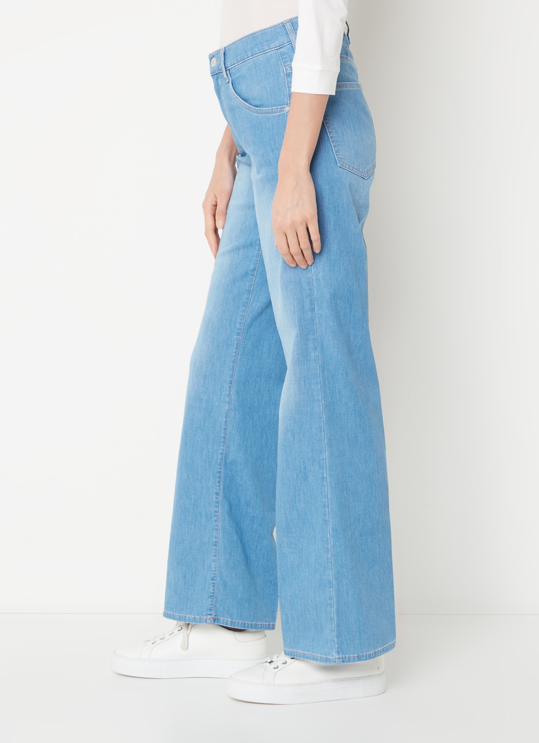 BRAX Maine mid waist wide leg jeans met lichte wassing - detail 3 indigo