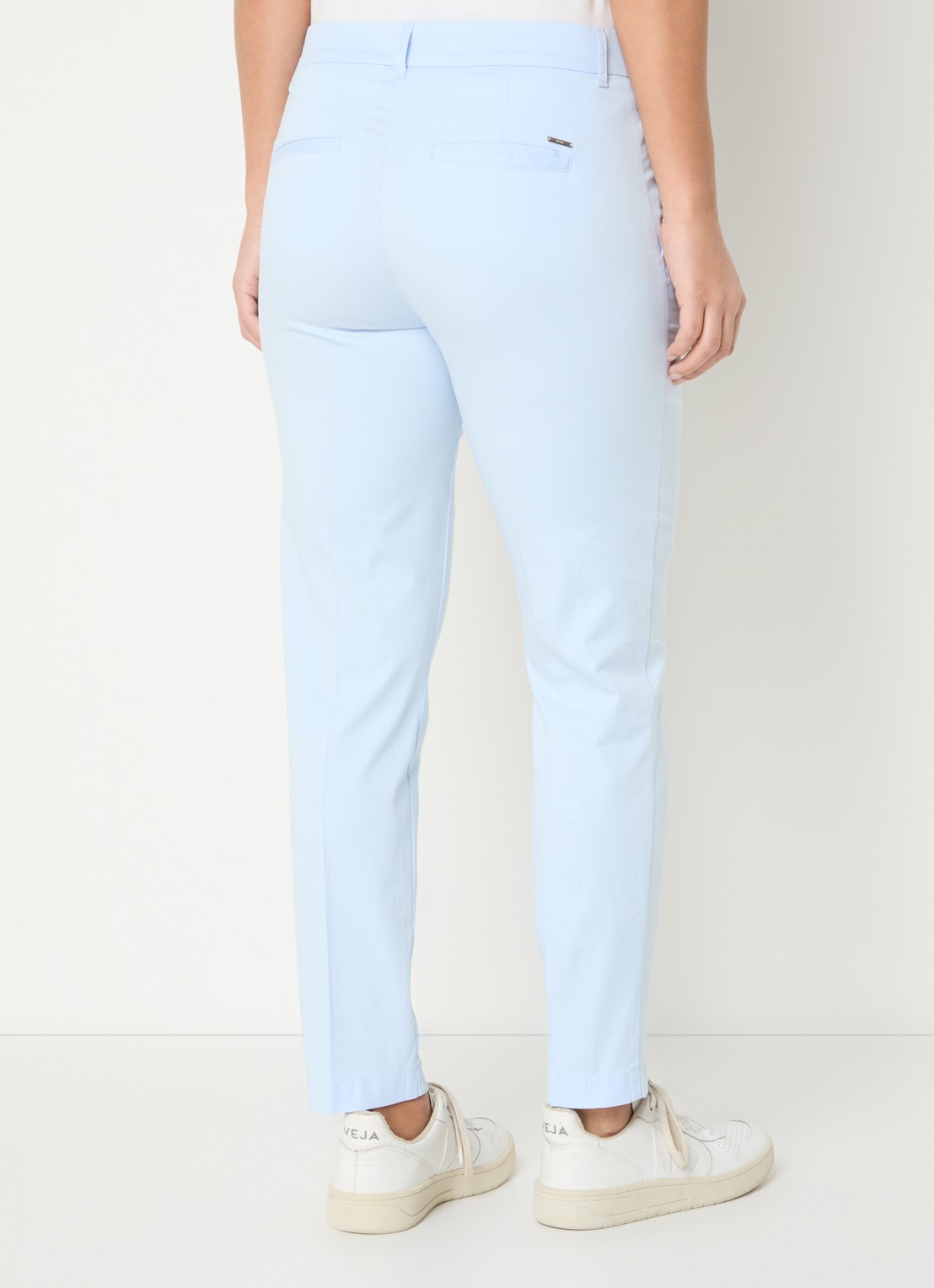 BRAX Maron mid waist cropped tapered fit chino met steekzakken - achterkant 4 lichtblauw
