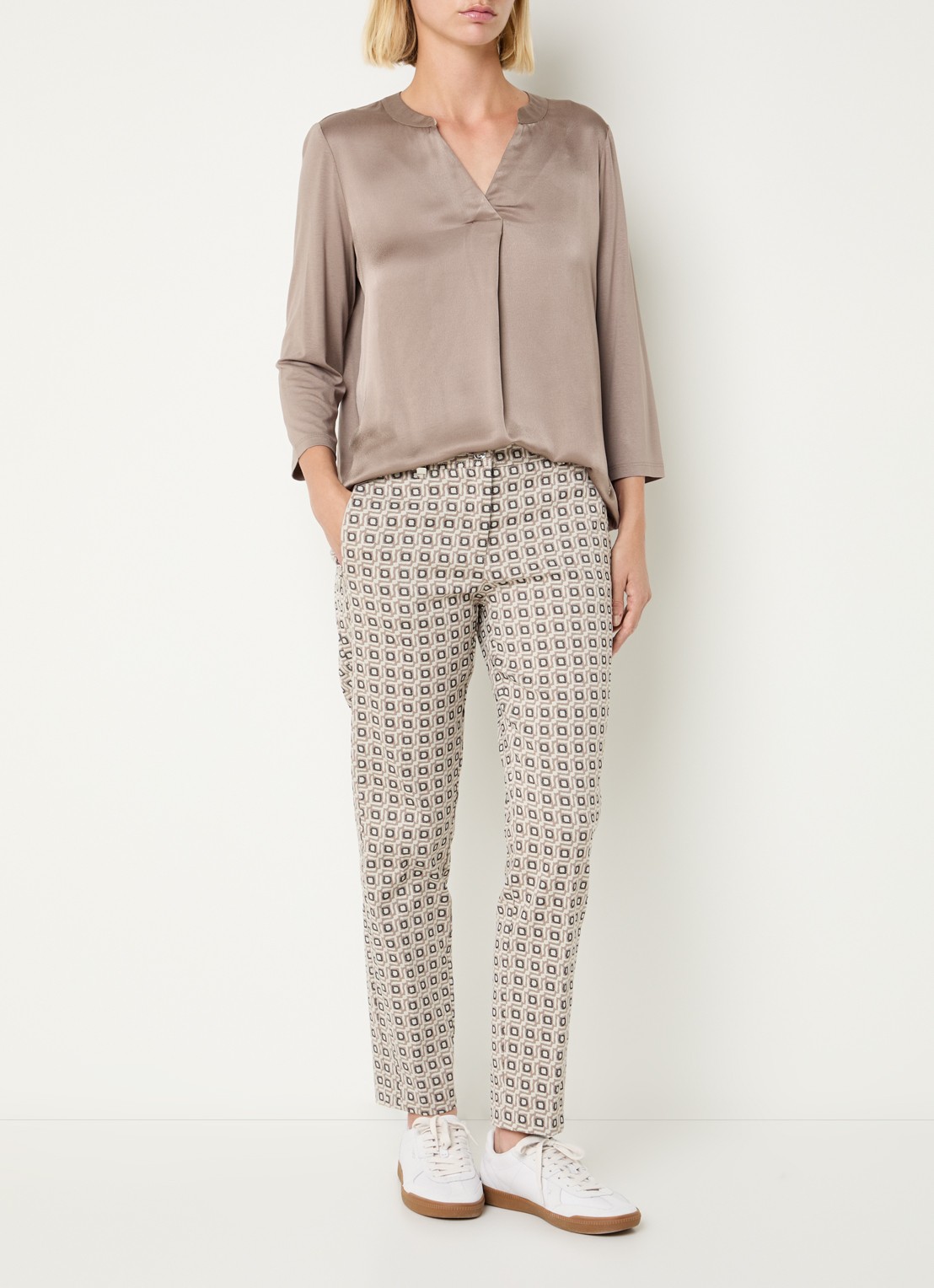 BRAX Maron S low waist straight fit cropped chino met grafische print - voorkant 3 beige