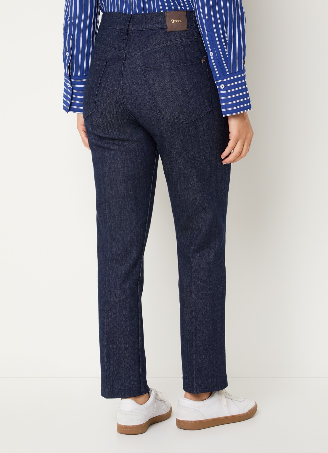 BRAX May S high waist loose fit jeans met steekzakken - achterkant indigo