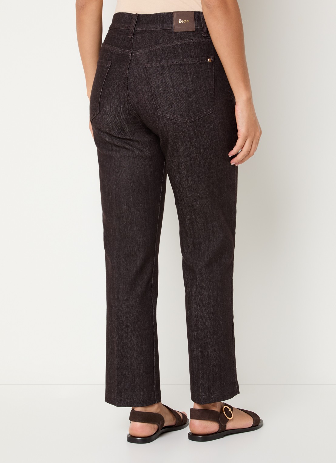 BRAX May S high waist loose fit jeans met steekzakken - achterkant 5 donkerbruin