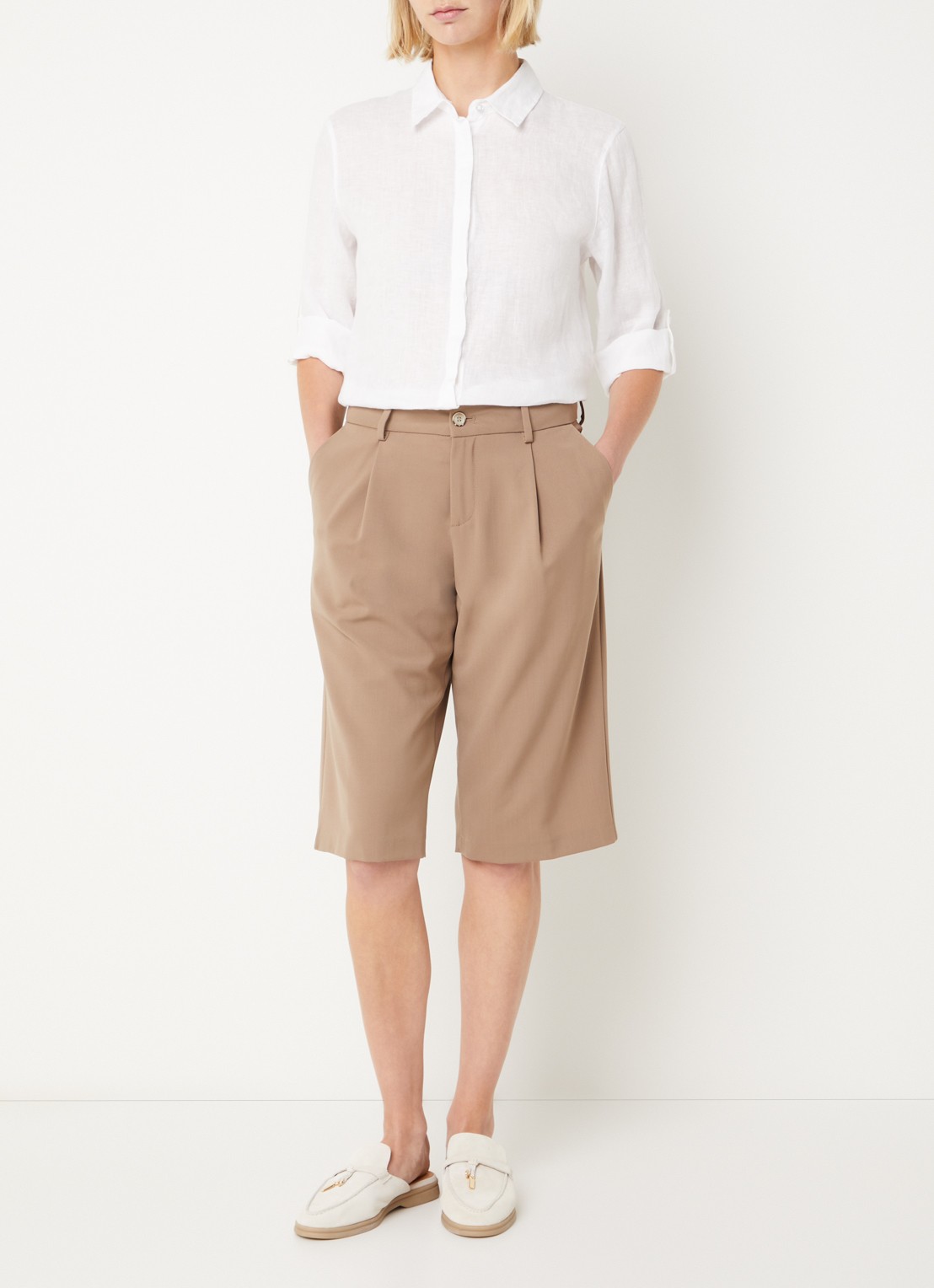 BRAX Milla high waist straight fit korte broek in wolblend - voorkant 3 zand