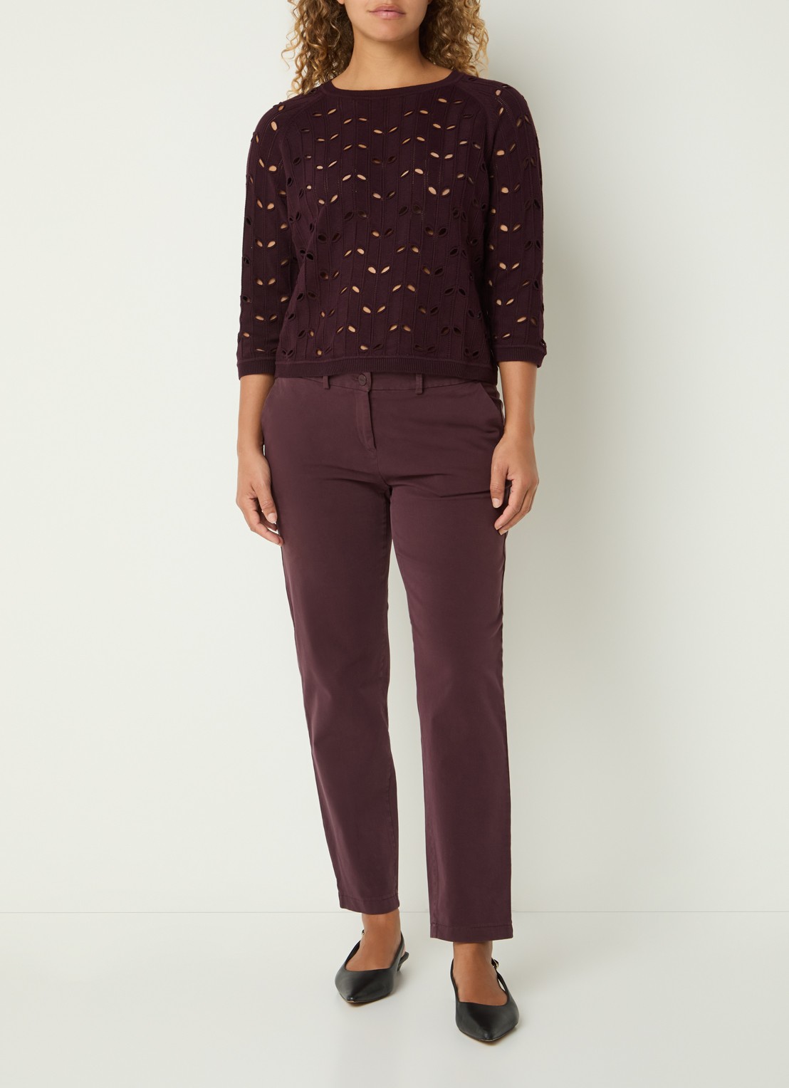 BRAX Nala top met opengewerkt dessin - voorkant 2 aubergine