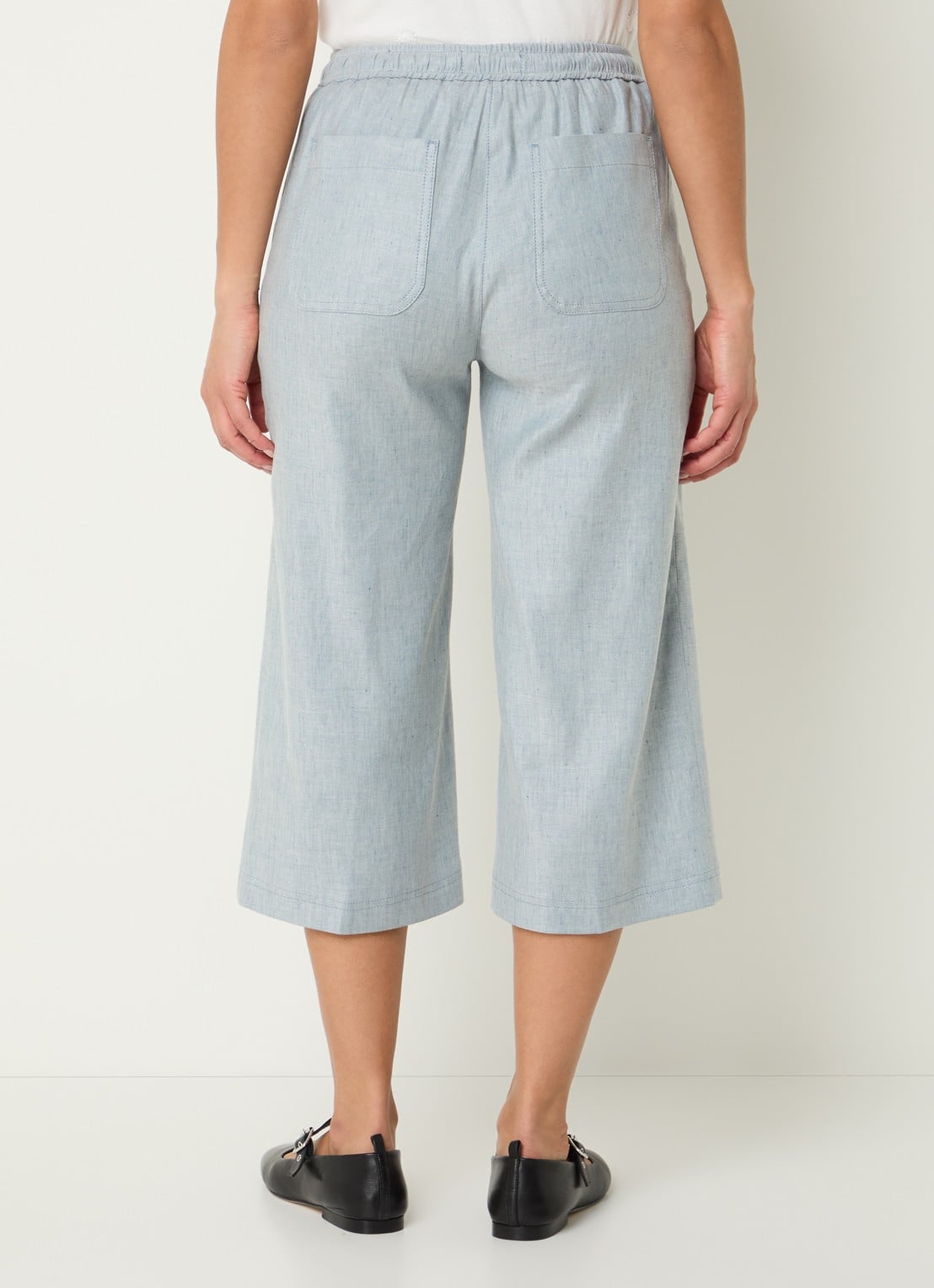 BRAX Philippa mid waist wide fit cropped broek in linnenblend - achterkant blauwgrijs
