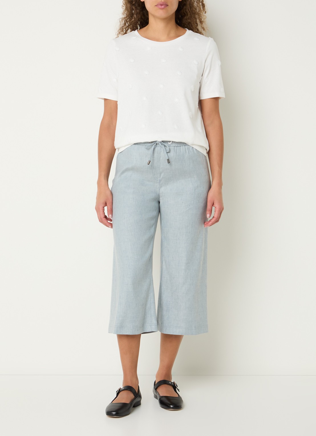 BRAX Philippa mid waist wide fit cropped broek in linnenblend - voorkant 3 blauwgrijs