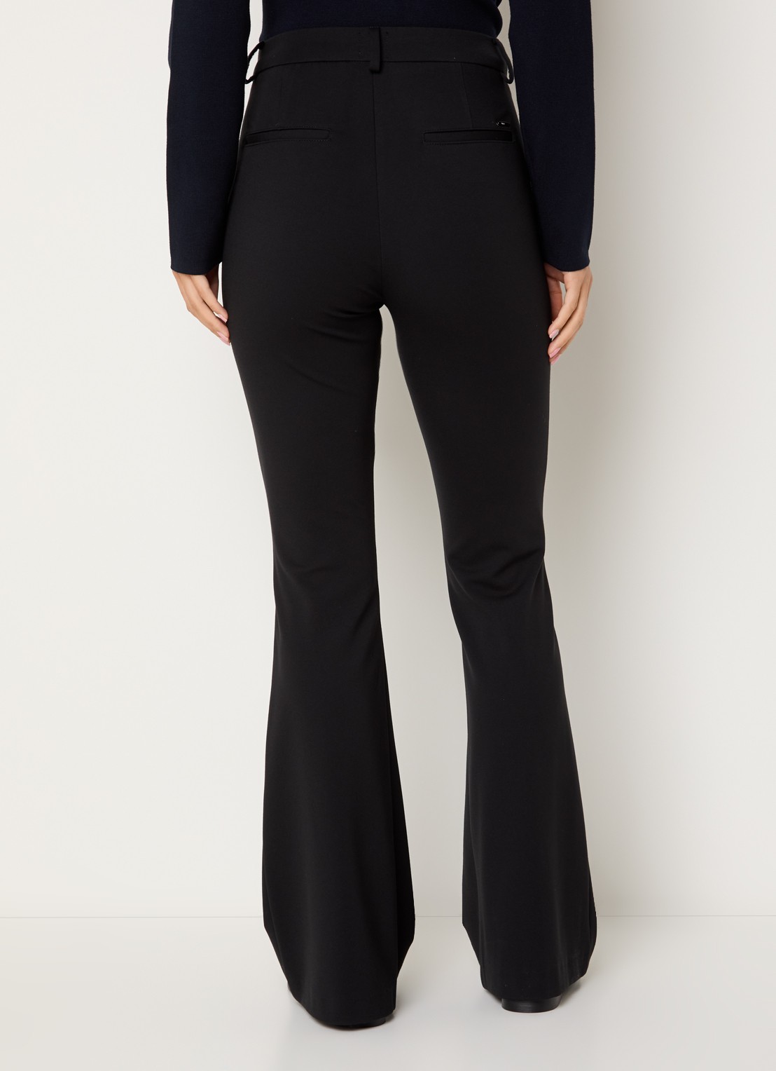 BRAX Shakira high waist loose fit pantalon met steekzakken - achterkant zwart