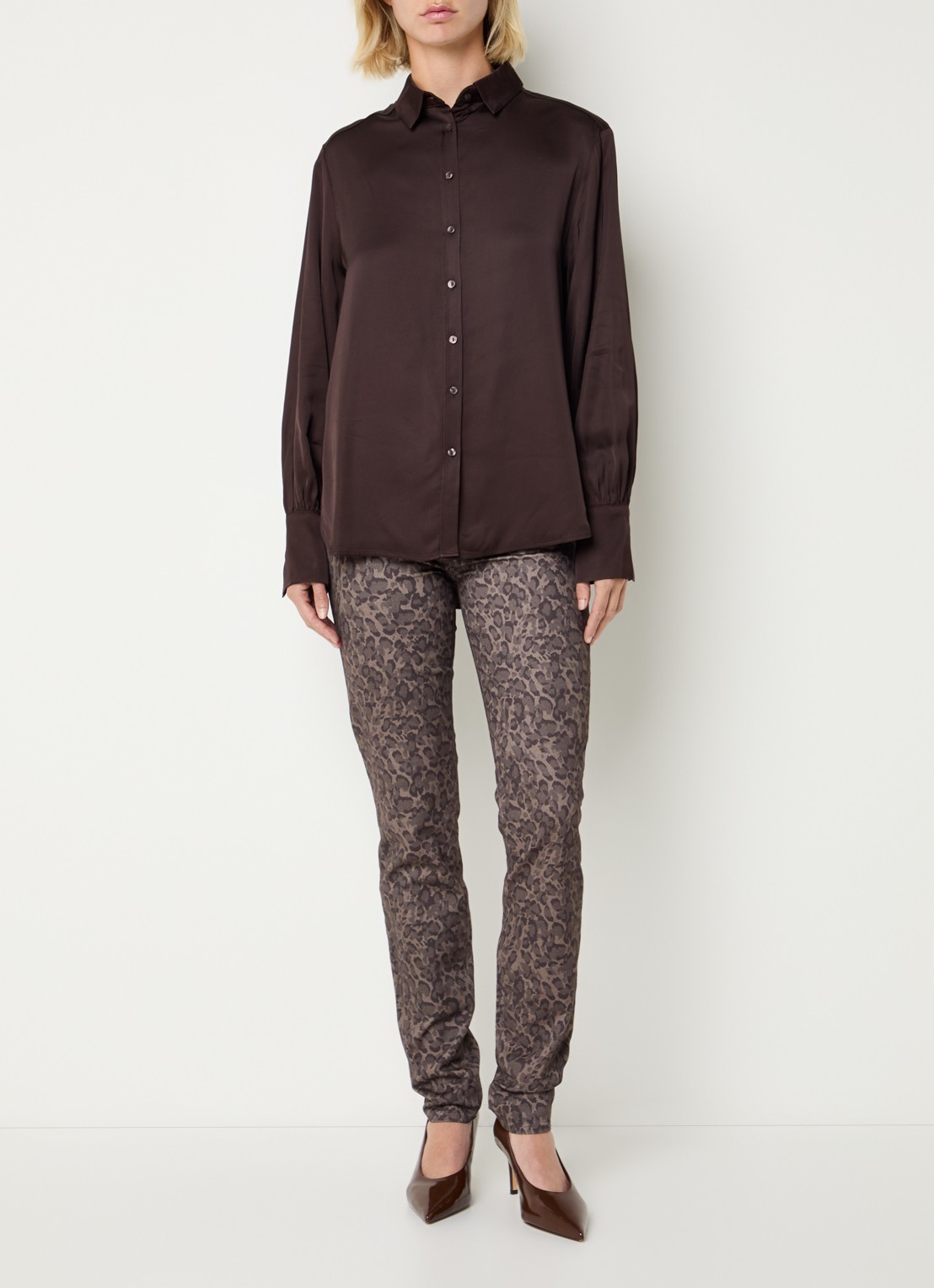 BRAX Shakira mid waist slim fit broek met panterprint  - voorkant 4 donkerbruin