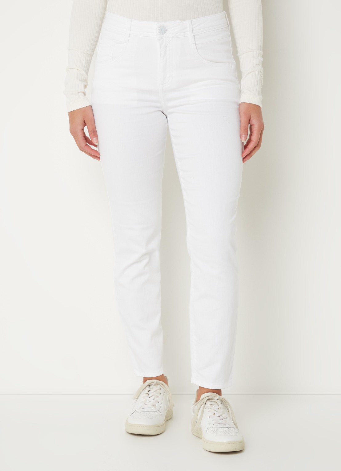 BRAX Shakira mid waist slim fit jeans met lichte wassing - detail 4 wit