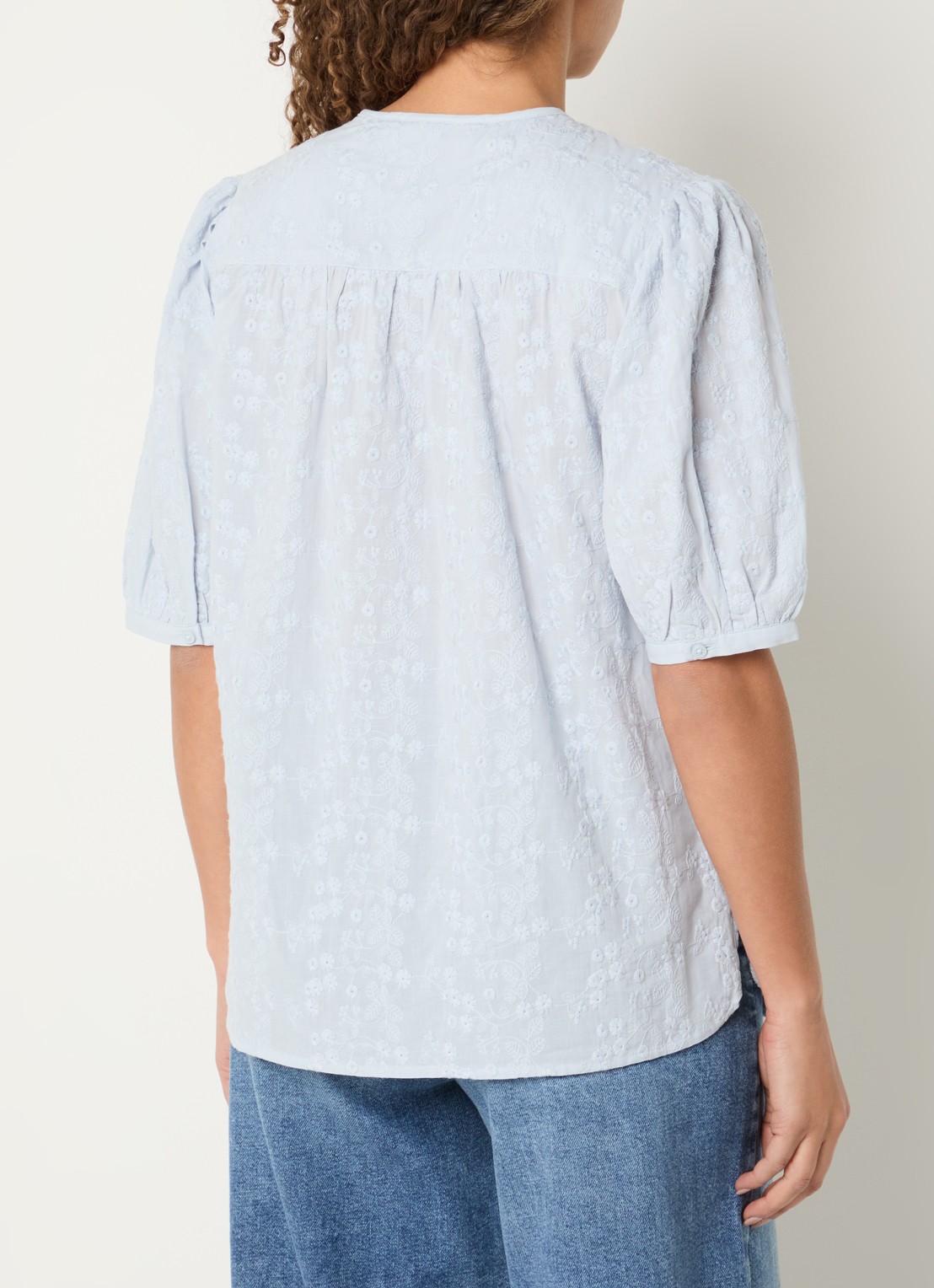 BRAX Vea blouse met broderie en ballonmouw - achterkant lichtblauw