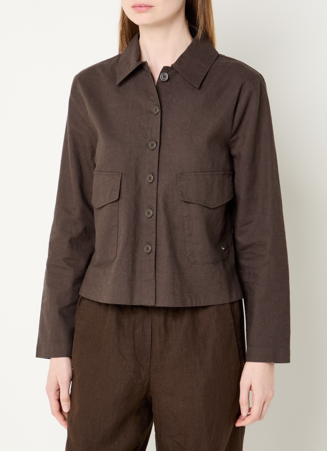 BRAX Vega blouse in linnenblend met opgestikte zakken - detail 4 bronsgroen