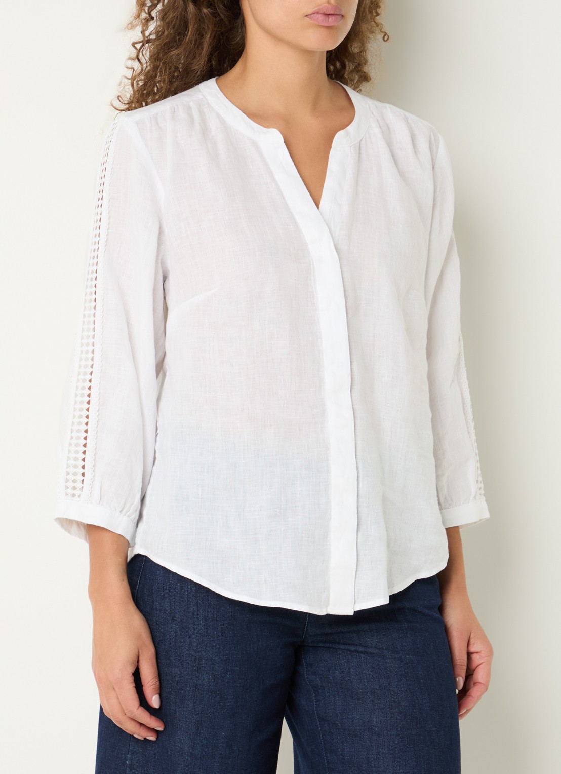 BRAX Velia blouse met V-hals - detail 2 wit
