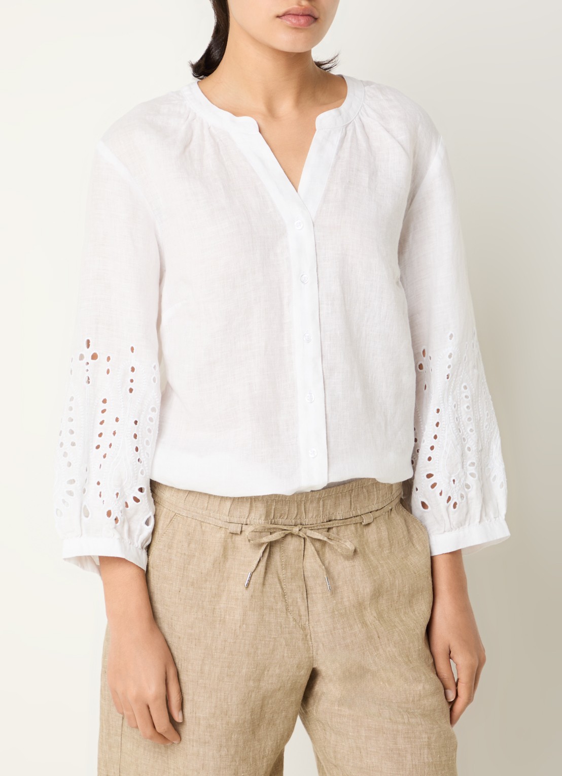 BRAX Velia blouse van linnen met broderie - detail 3 wit