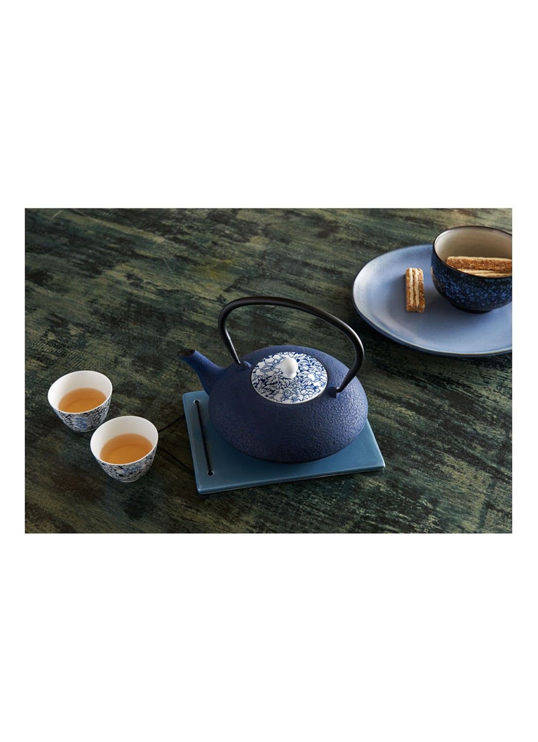Bredemeijer Yantai theepot 1,2 liter - voorkant 3 donkerblauw