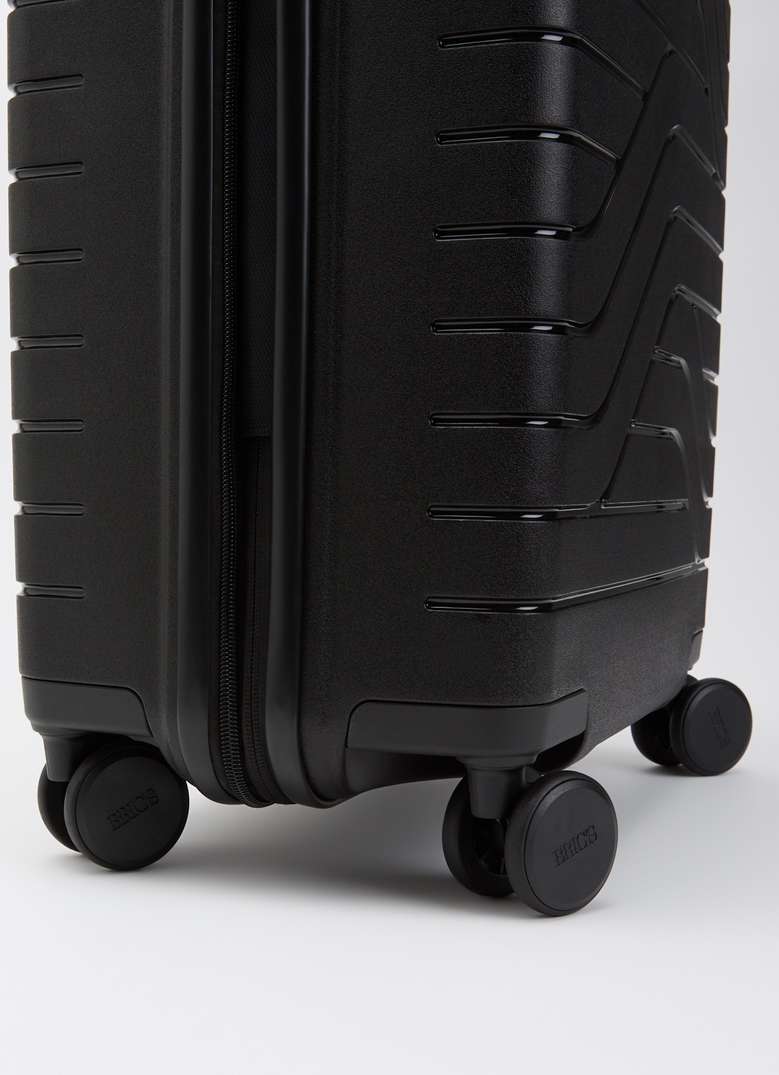 Bric's B|Y Ulisse vergrootbare spinner 65 cm - detail zwart