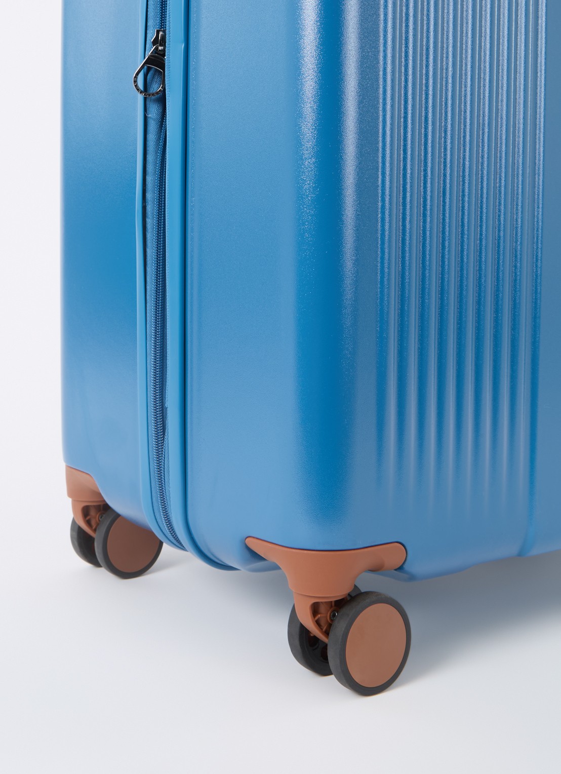 Bric's Ferrara vergrootbare spinner 77 cm - detail blauw