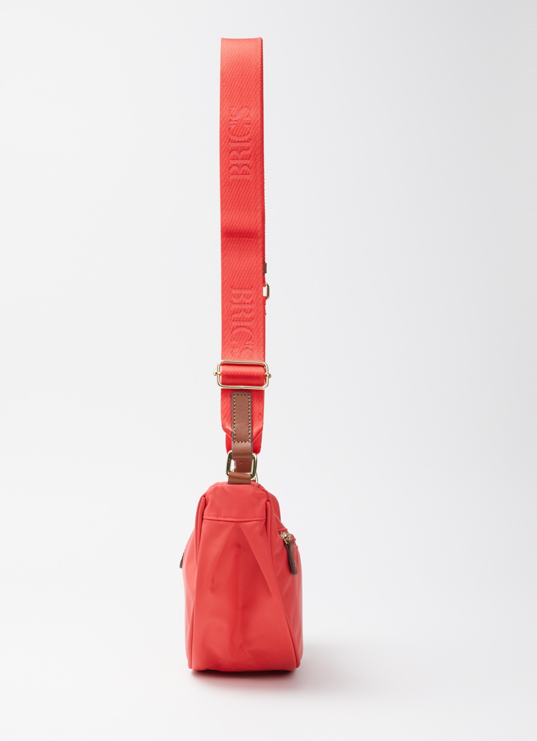 Bric's Halfmoon Small crossbodytas met logo - detail 4 koraalrood