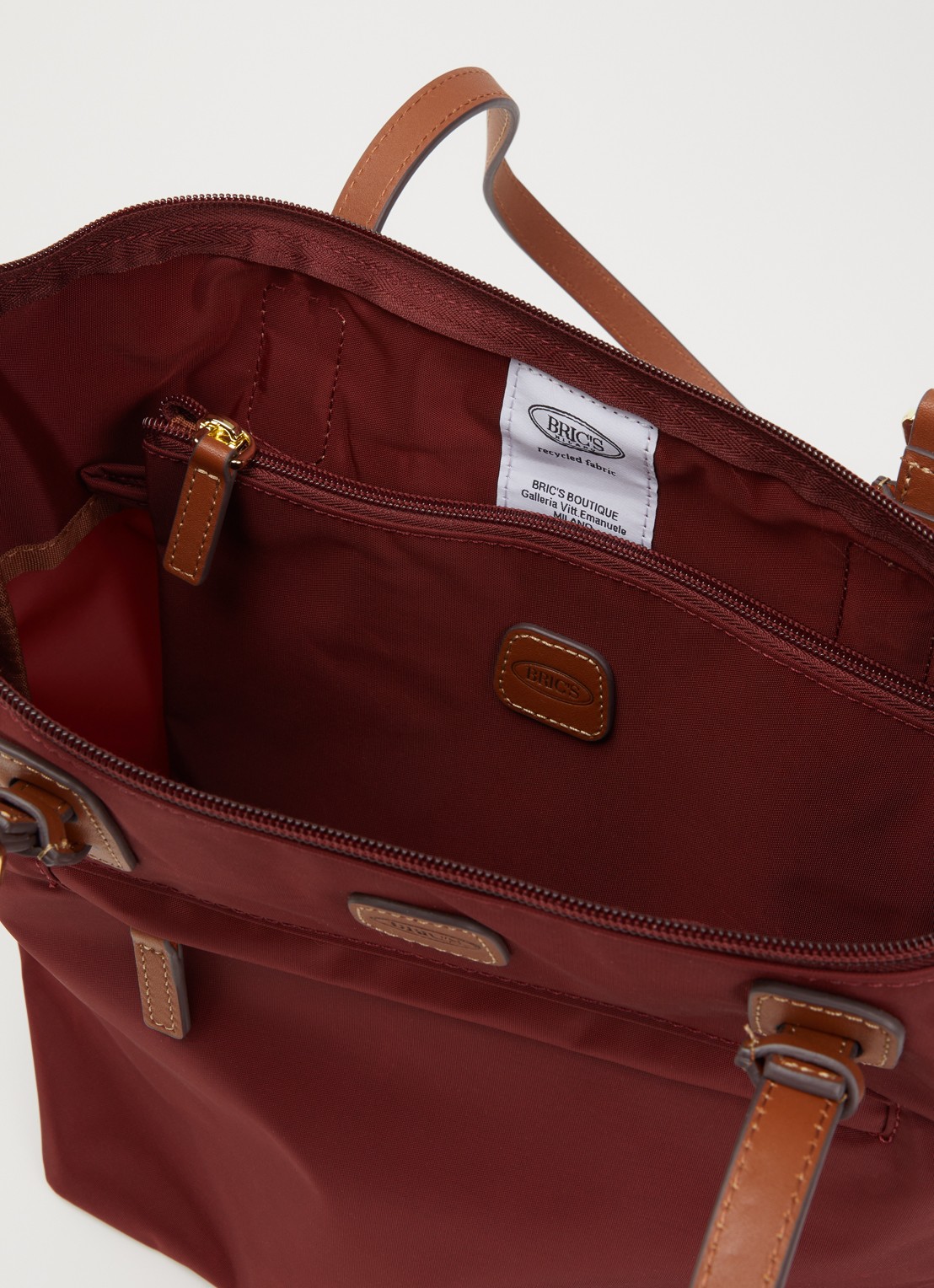 Bric's X-collection Urban toilettas met leren details - detail 2 bordeauxrood