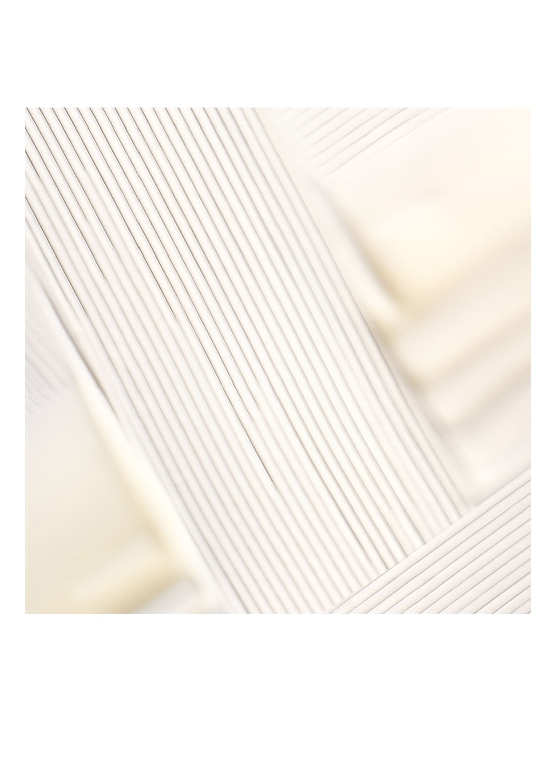 Briogeo Curl Charisma™ Rice Amino + Avocado Leave-In Defining Crème - leave-in krullencrème - voorkant 2 undefined