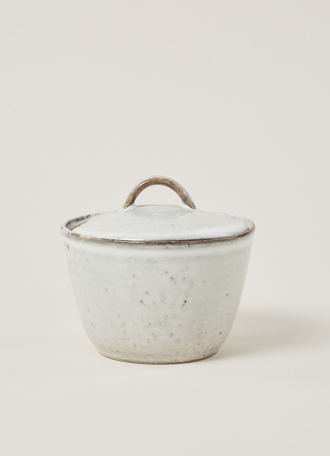 Broste Copenhagen Nordic Sand suikerpot - voorkant 2 lichtgrijs
