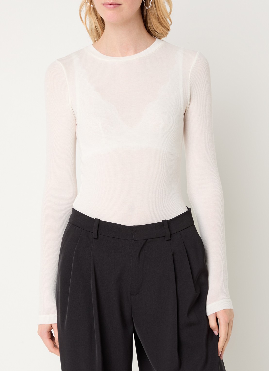 Bruuns Bazaar AngelaBB semi-transparante longsleeve in wolblend - detail 3 gebroken wit